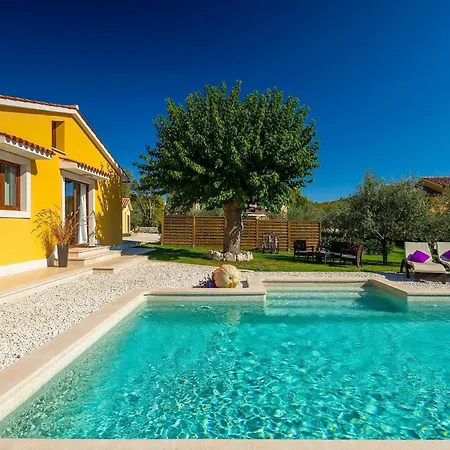 Holiday home Chiara *